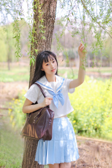 男生把坤坤放女生定眼里云开